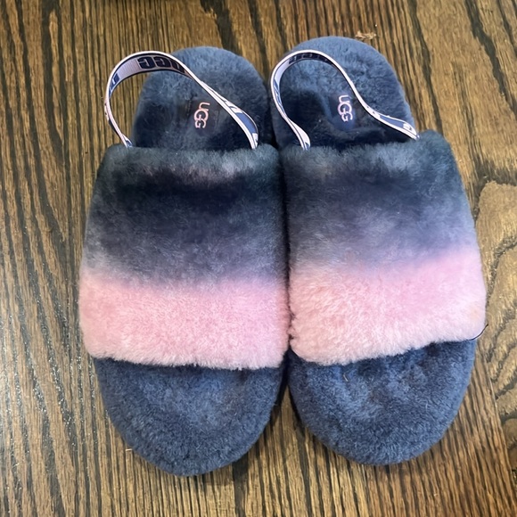 Ugg fluff yeah slipper size 5 - Picture 2 of 7